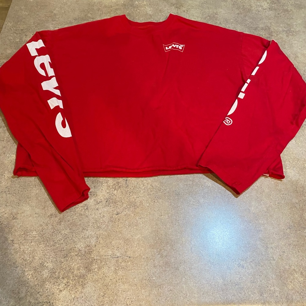 Women’s Levi’s long sleeve, crop T-shirt, size medium